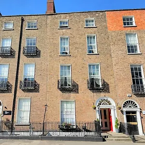 Baggot Court Townhouse Hotel